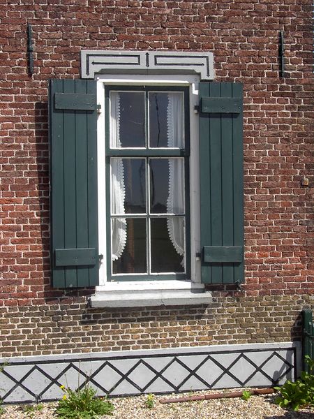 Bestand:Stukwerk plint.JPG