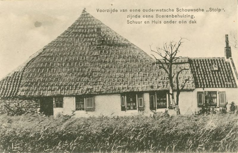 Bestand:Voorzijde van eene ouderwetsche Schouwse "Stolp", zijnde eene Boerenbehuizing, Schuur en Huis onder een dak.jpg